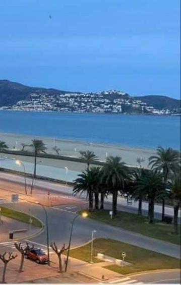 Apartamento Con Magnificas Vistas Al Mar - Wifi Gratis 엠푸리아브라바 외부 사진